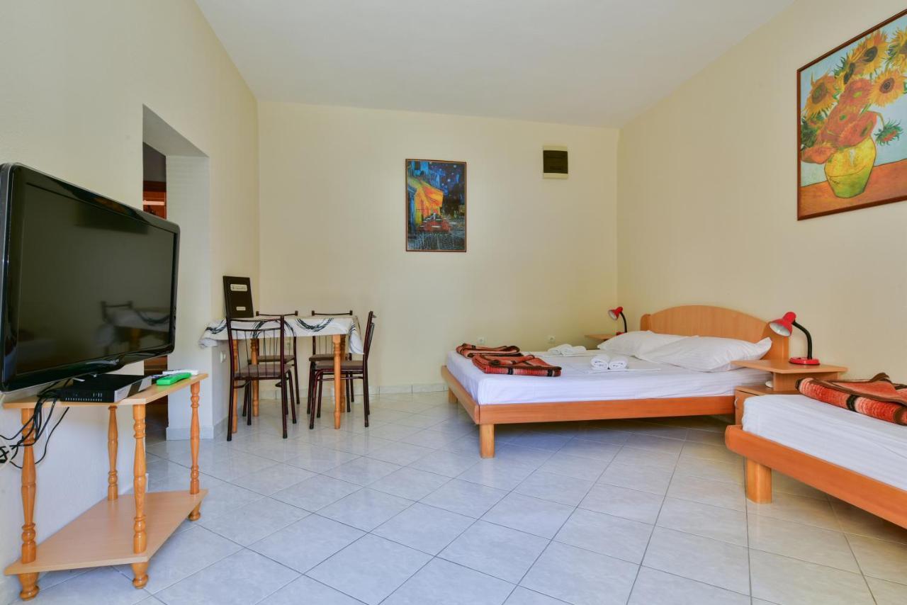 Apartments Srzentic Petrovac 외부 사진