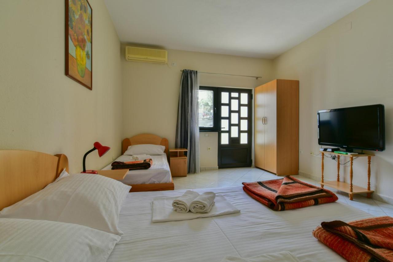 Apartments Srzentic Petrovac 외부 사진