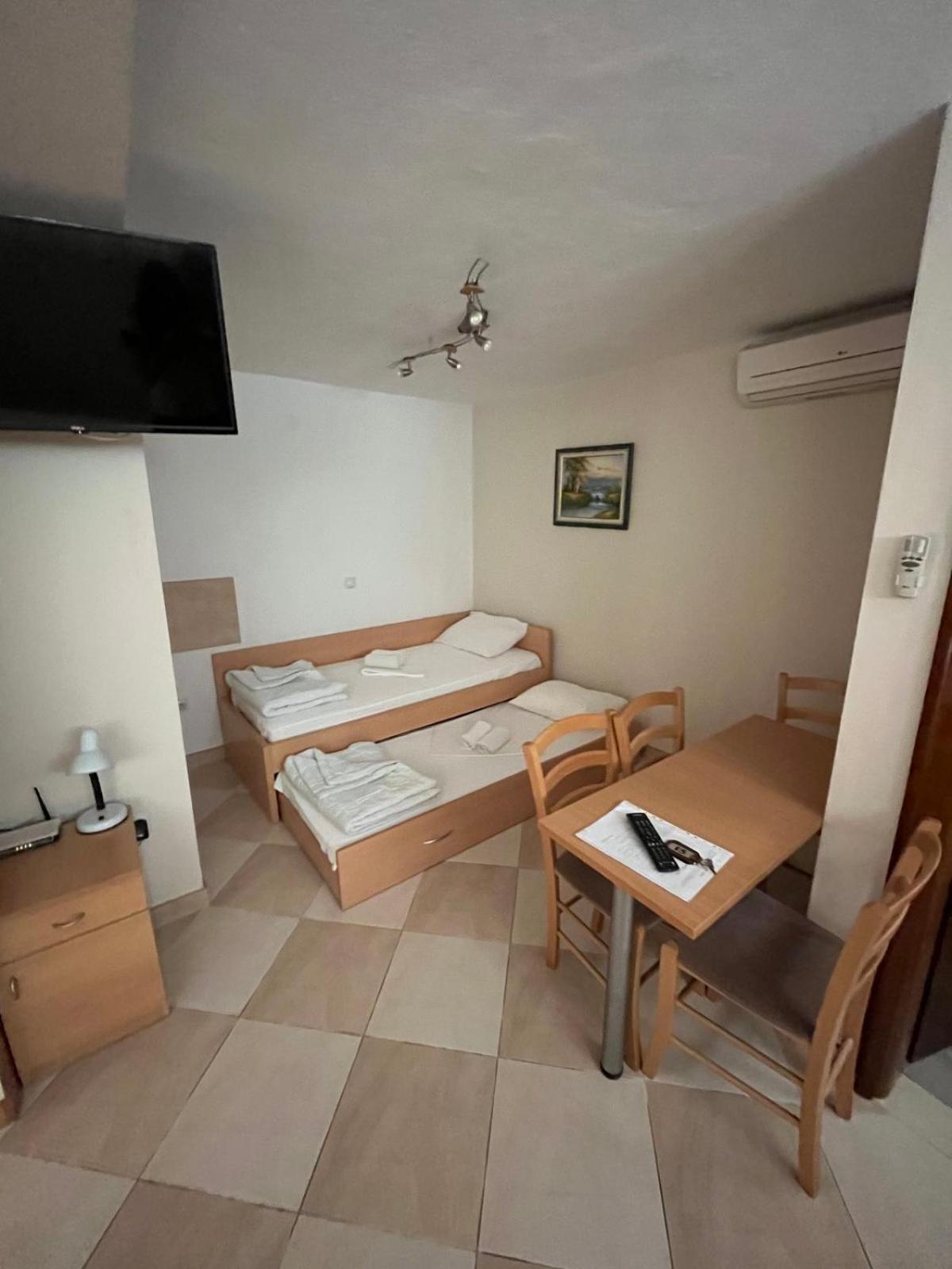 Apartments Srzentic Petrovac 외부 사진