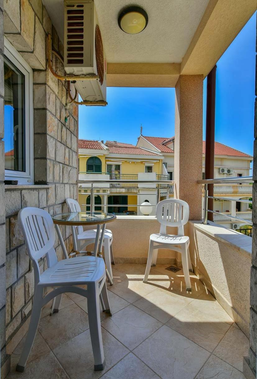 Apartments Srzentic Petrovac 외부 사진