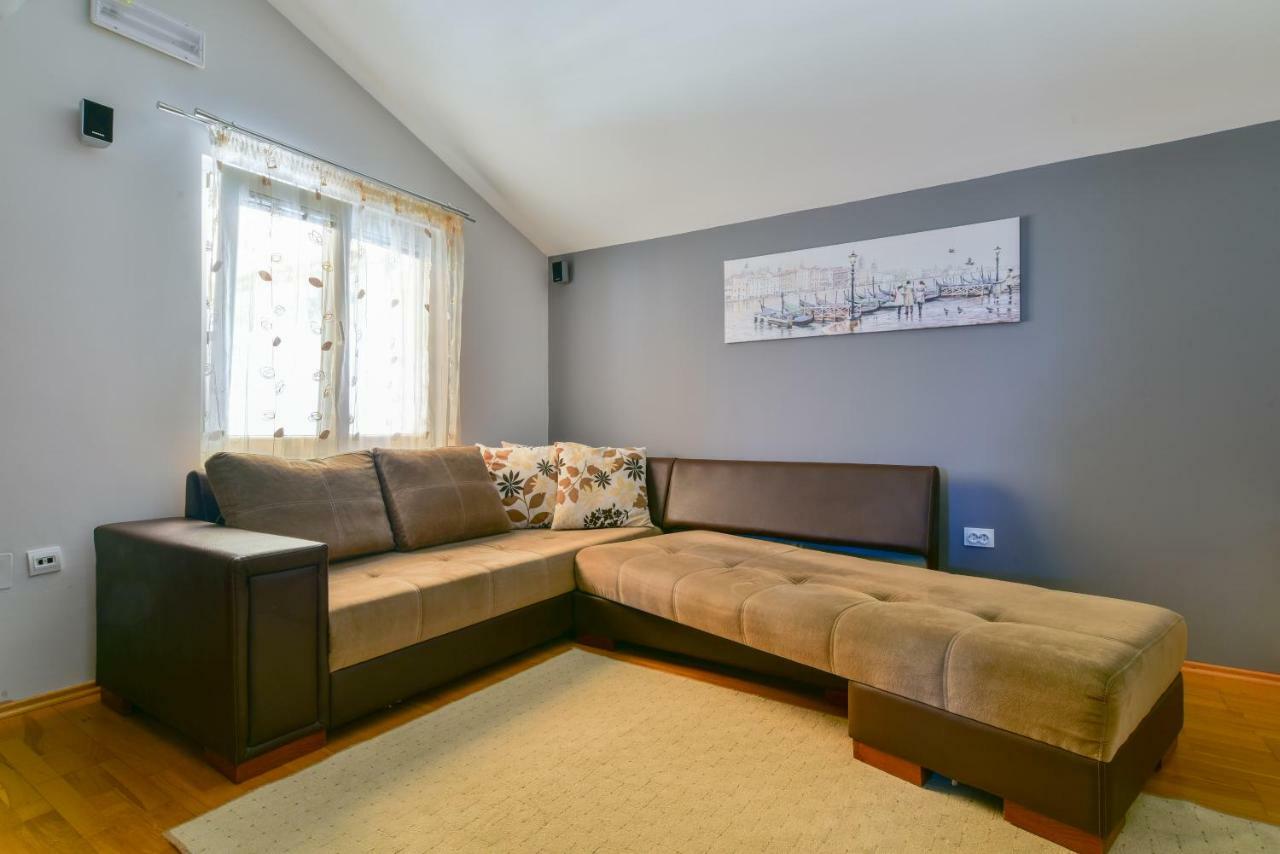 Apartments Srzentic Petrovac 외부 사진