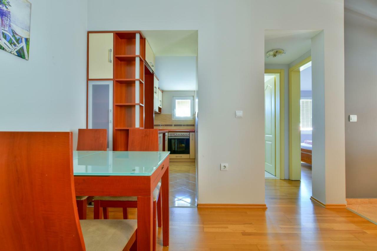 Apartments Srzentic Petrovac 외부 사진