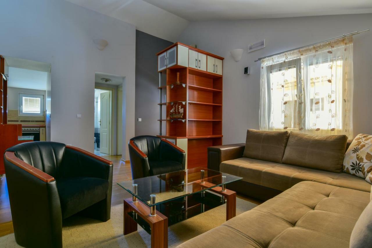 Apartments Srzentic Petrovac 외부 사진