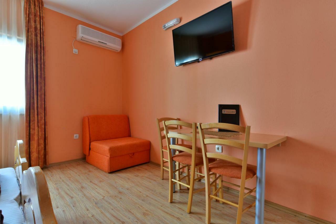Apartments Srzentic Petrovac 외부 사진